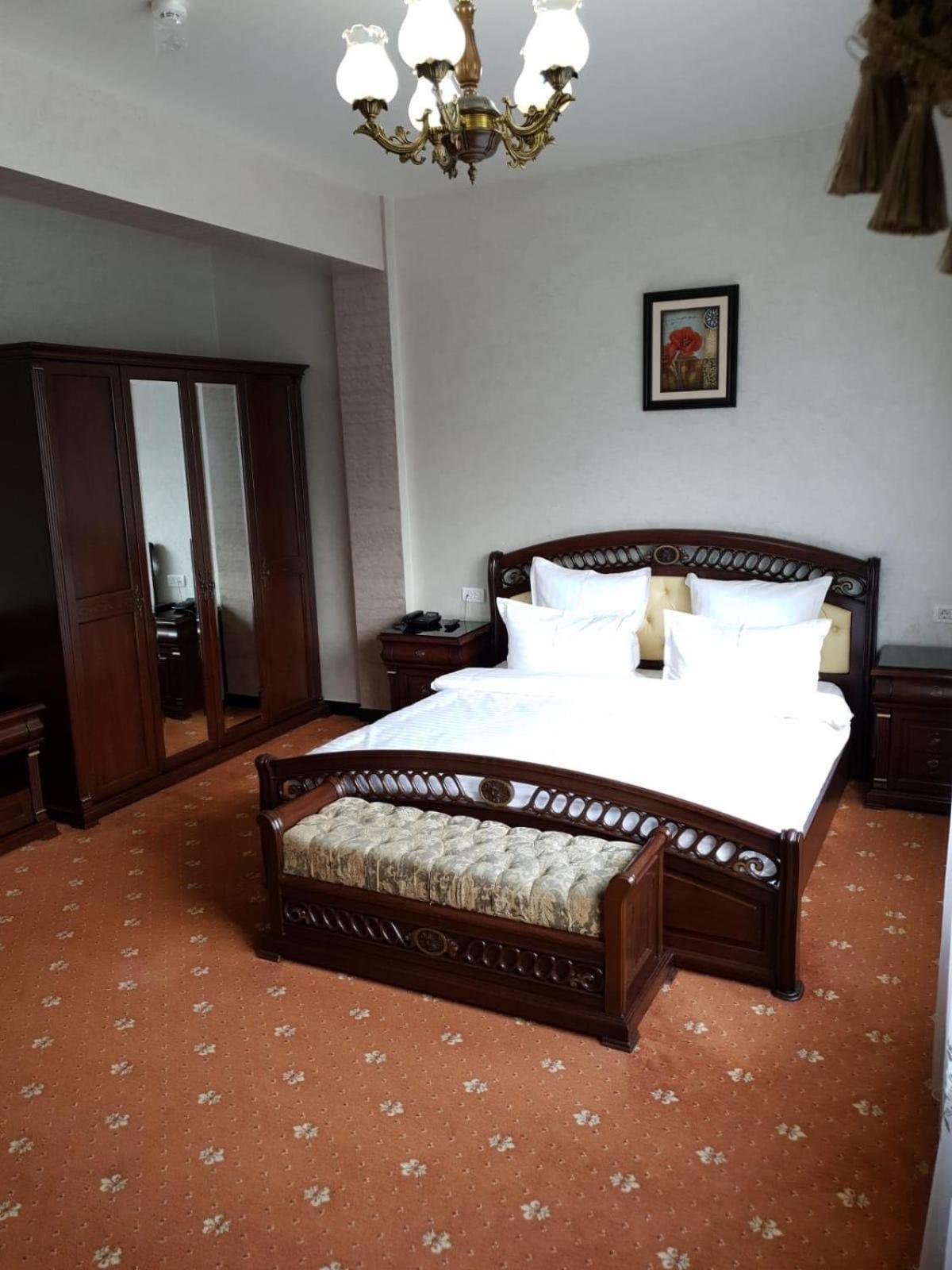 Hotel Bacsoridana Tecuci Luaran gambar